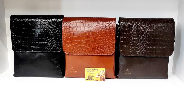 کیف رودوشی سرخونه دار چرم اصل گاوی